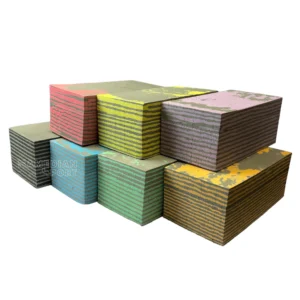 آجر یوگا در بسیاری از حرکات بهعنوان یک تکیهگاه و وسیله تنظیم ارتفاع استفاده میشود.